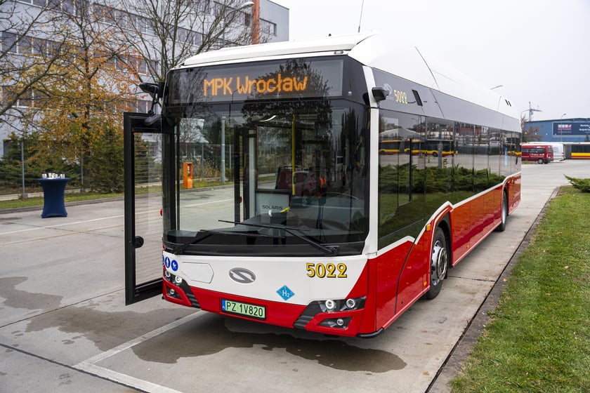 Solaris Urbino 12 hydrogen w zajezdni MPK Wrocław